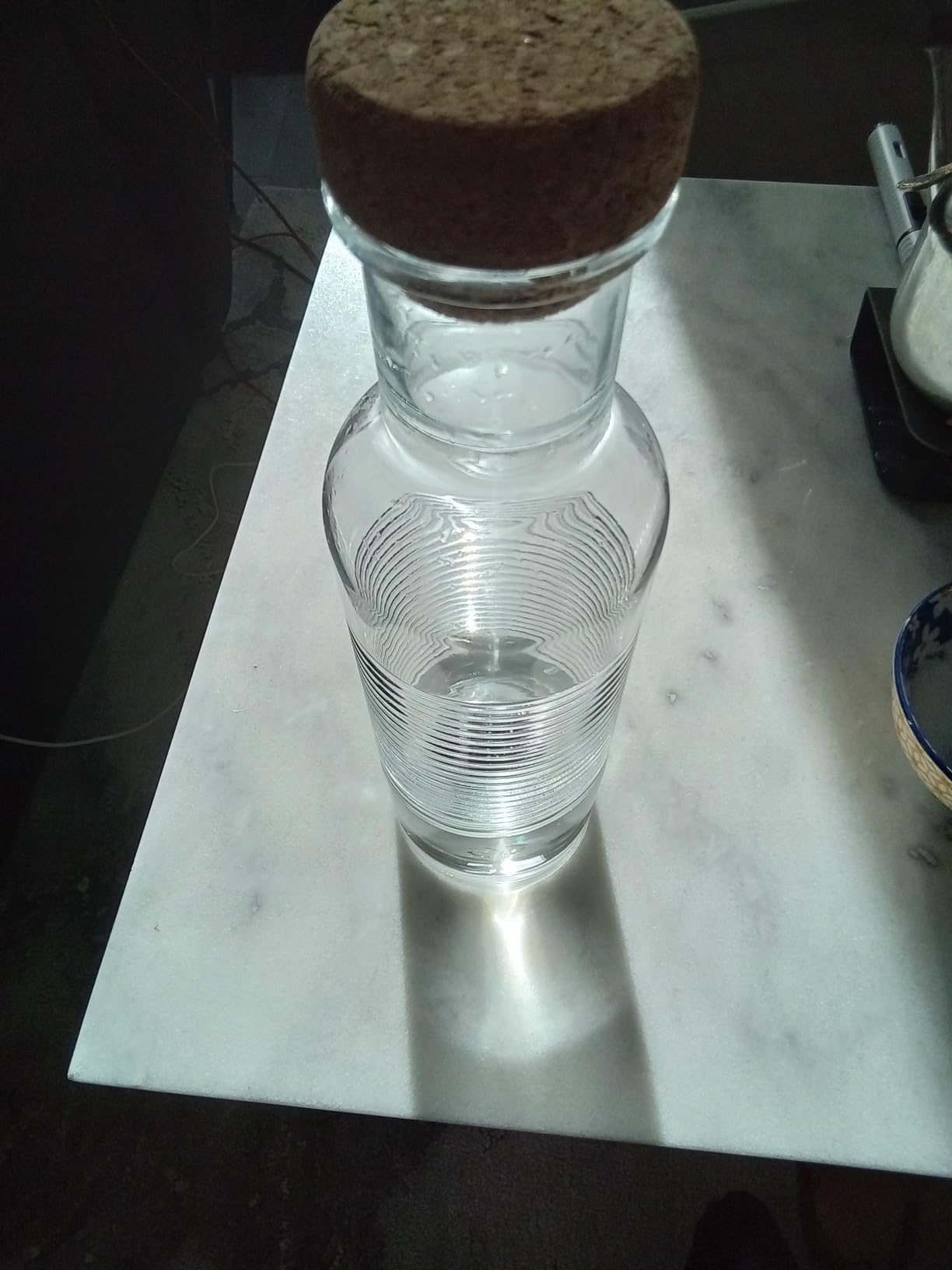 Schöne Flasche für den Tisch